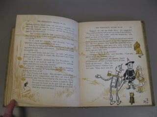 The Wonderful Wizard of Oz [With Pictures by W.W. Denslow]
